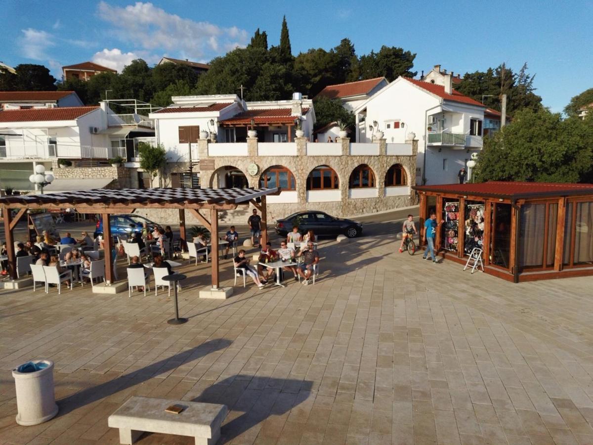 Apartmani Most Maslenica Exteriör bild