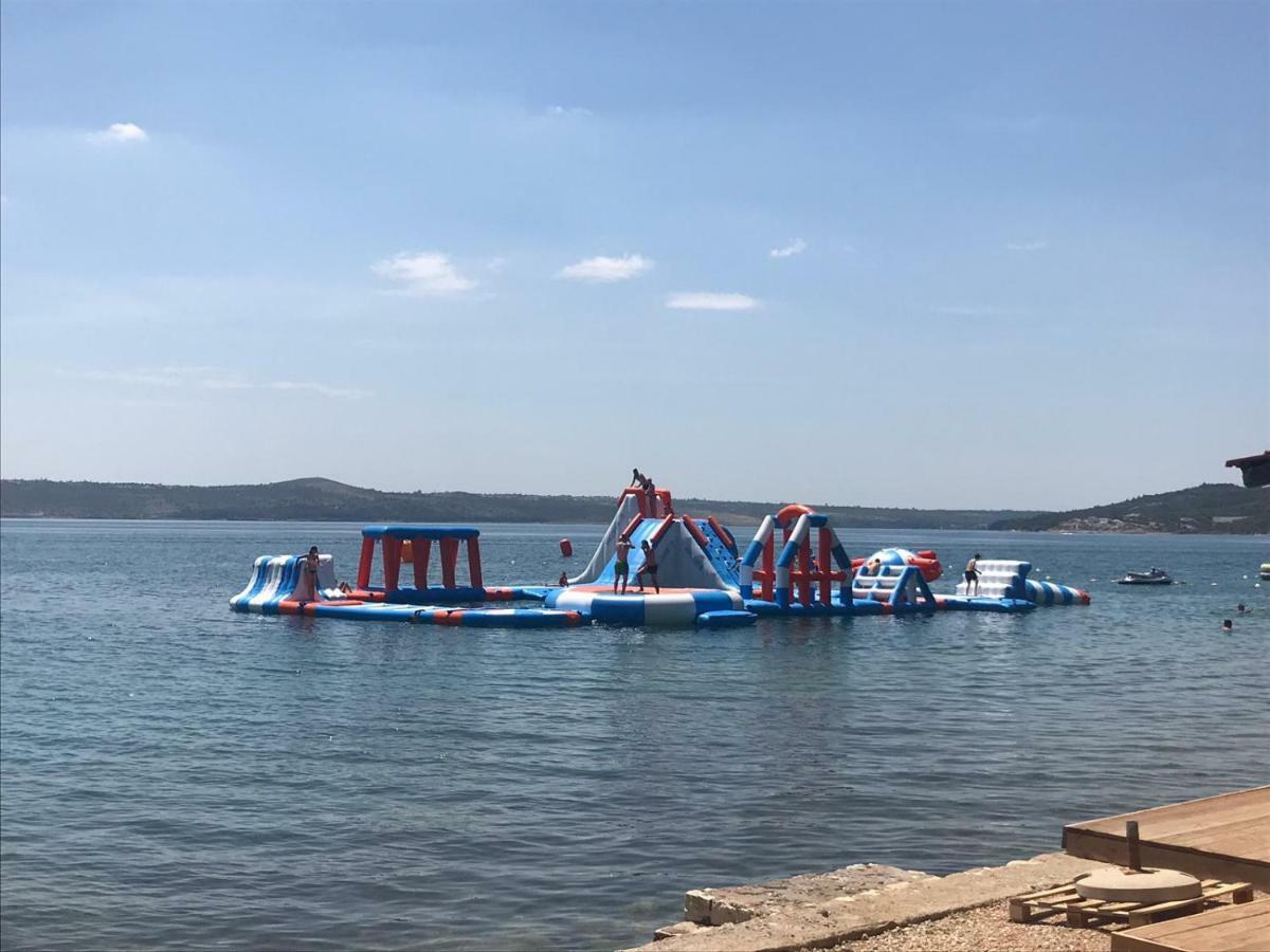 Apartmani Most Maslenica Exteriör bild